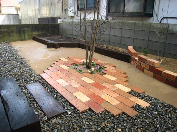 枕木とレンガのプライベートガーデン 福井でガーデニング お庭づくりなら ときわガーデン 彩園