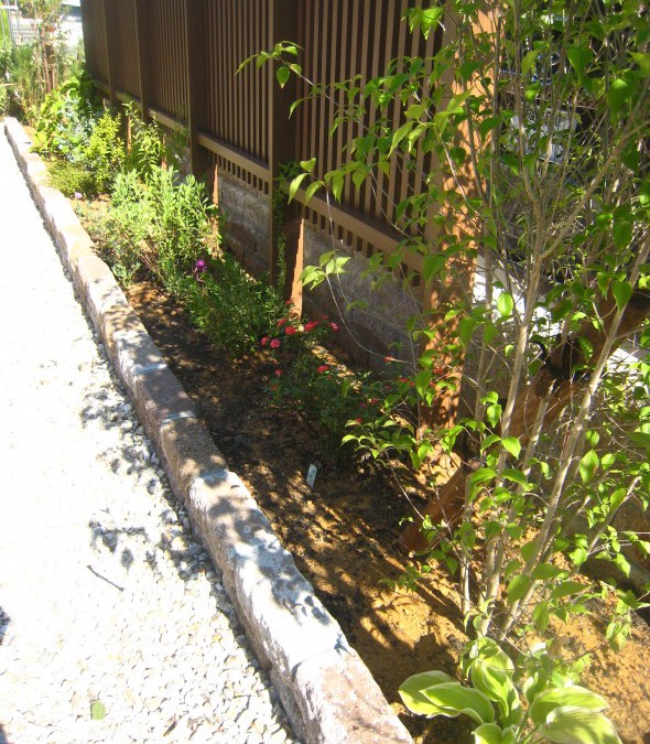 いつもお花の咲く花壇 福井市ｔ様邸 福井でガーデニング お庭づくりなら ときわガーデン 彩園