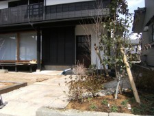 純和風の家のフロントガーデン／福井市Ｉ様邸