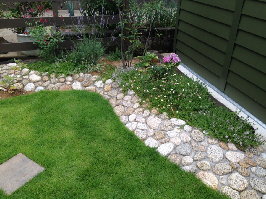 石積み風花壇と芝庭 H様邸 福井でガーデニング お庭づくりなら ときわガーデン 彩園